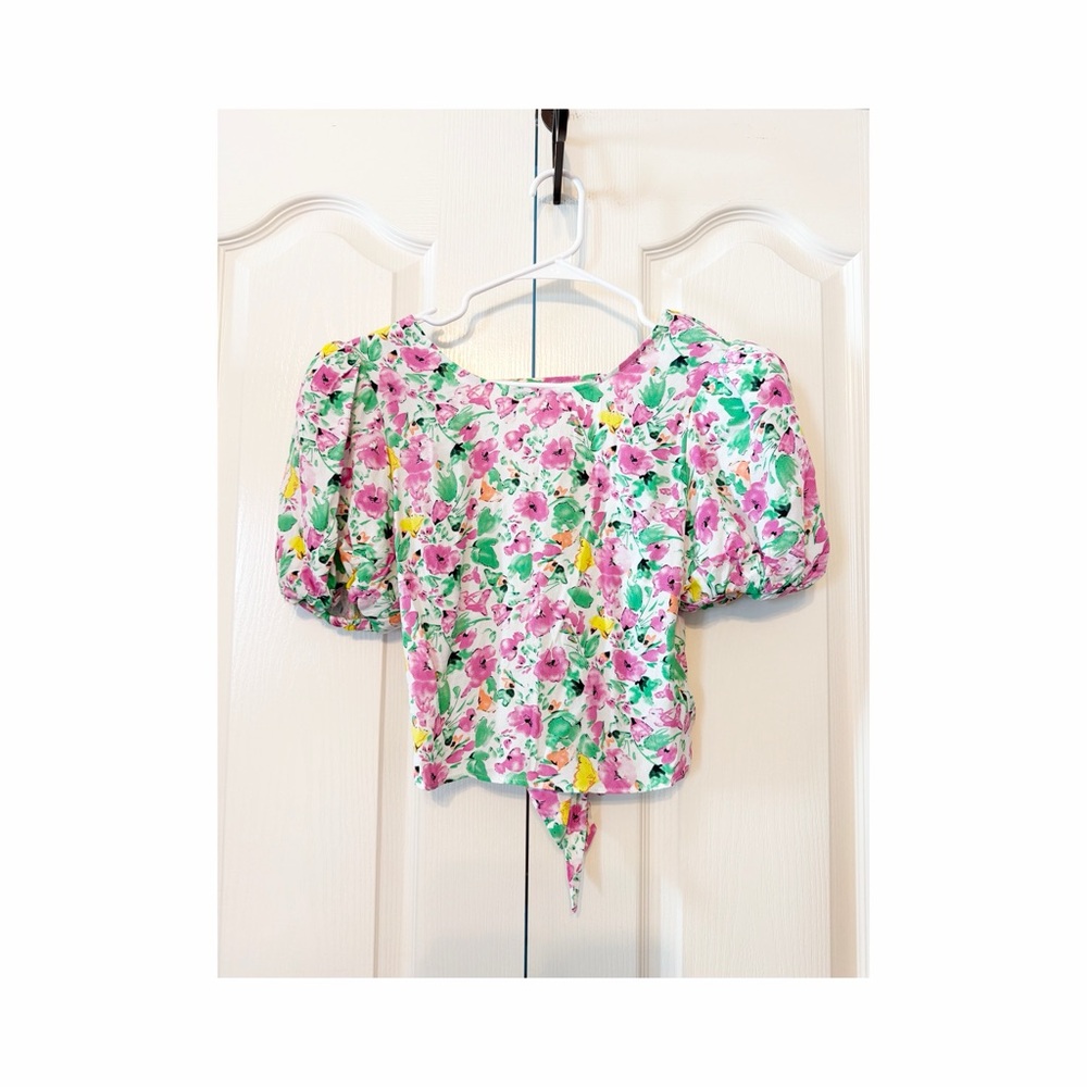 Astr Tie Back Floral Print Puff Sleeve Crop Top Size Small NWT